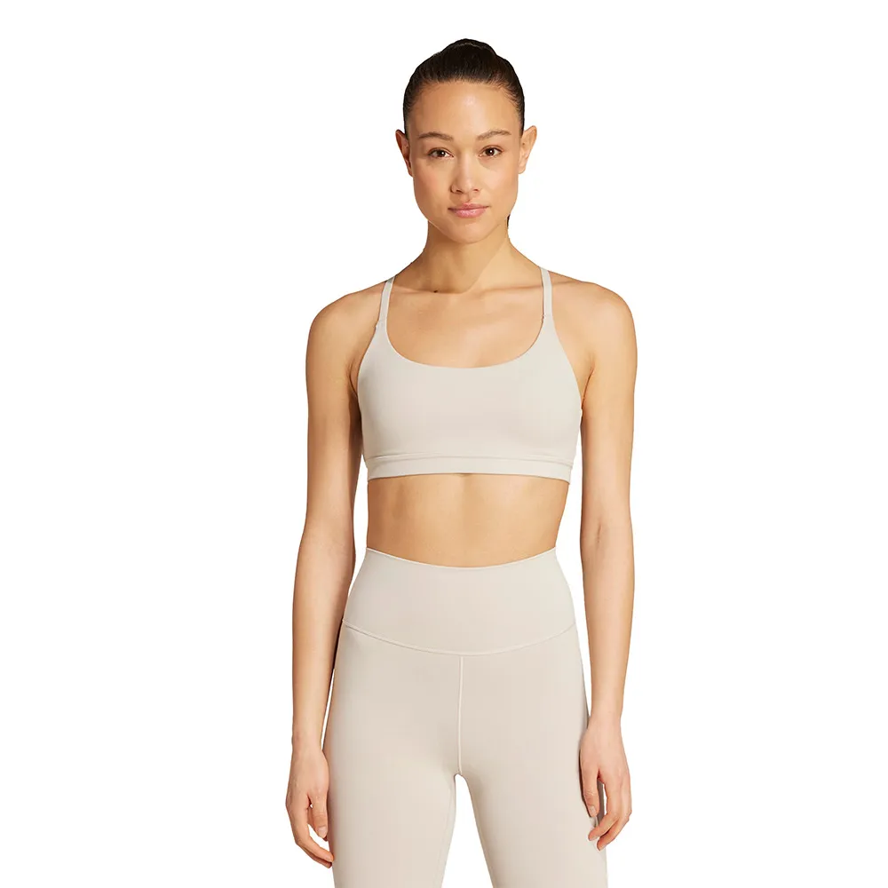 

Спортивный бюстгальтер adidas All Me Low Impact Sports Bra, бежевый