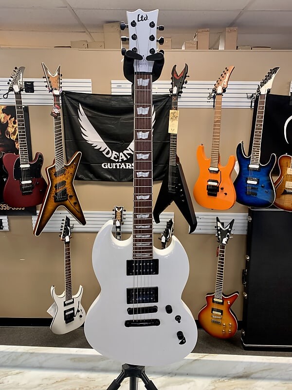 

Электрогитара ESP LTD Viper-256 - Snow White 2023