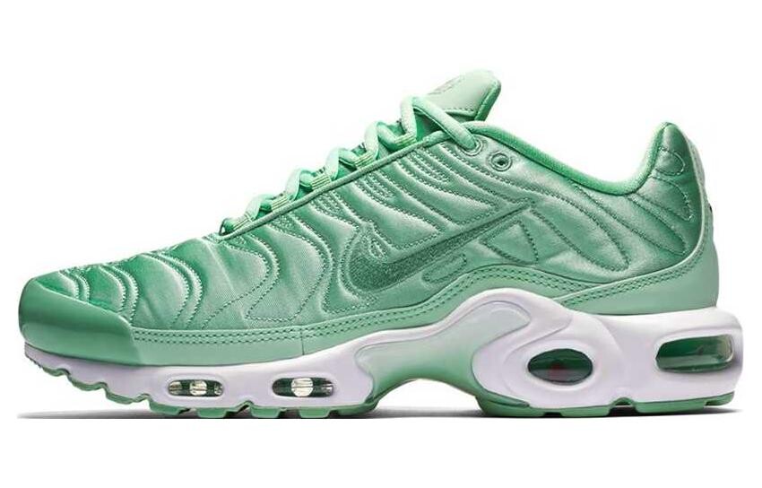 

Кроссовки Nike Air Max Plus Enamel Green Women's, светло-зеленый