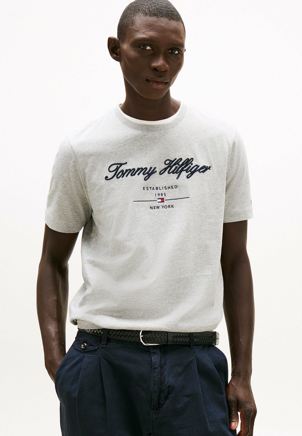 

Футболка с принтом Tommy Hilfiger, серый