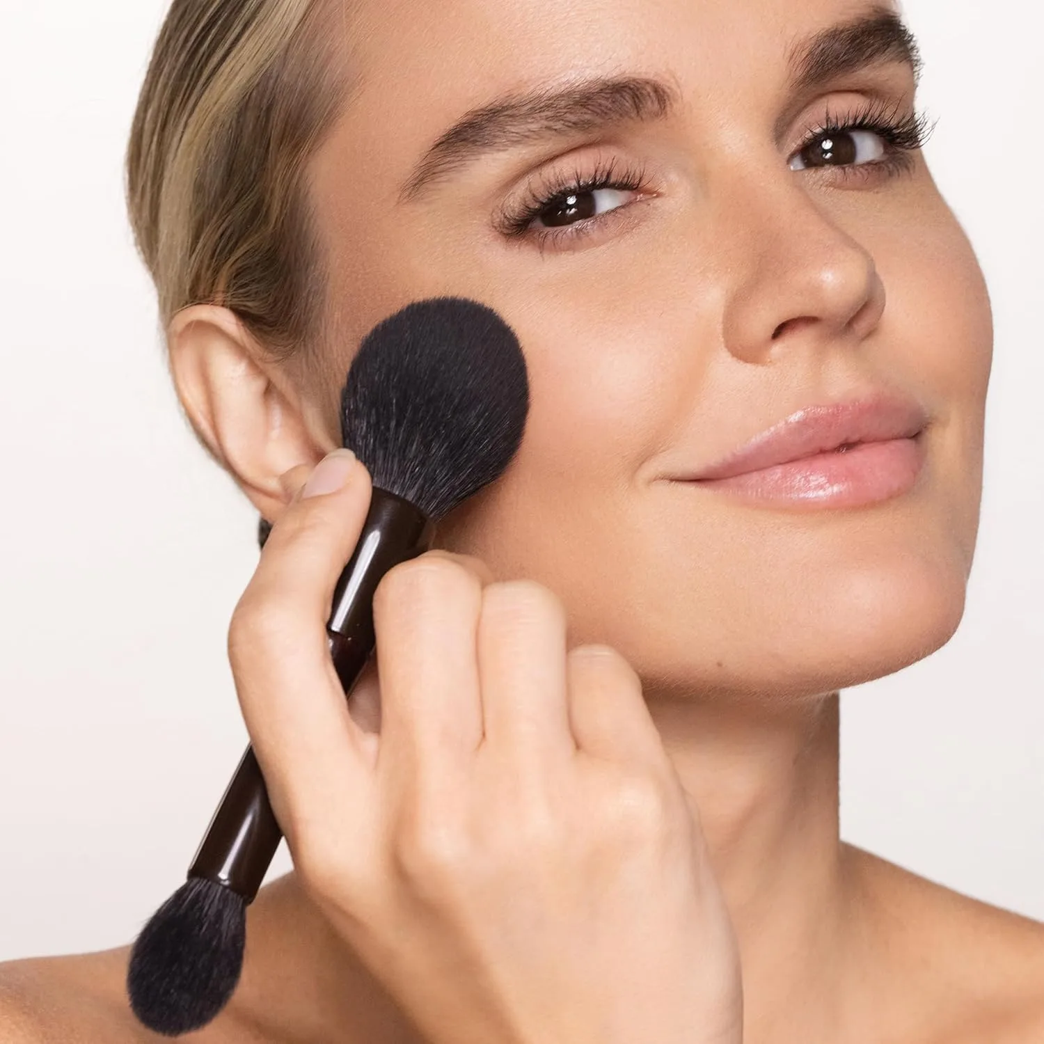 Кисть Trish McEvoy Brush 37/48 для бронзера и румян, двусторонняя. — фото 2