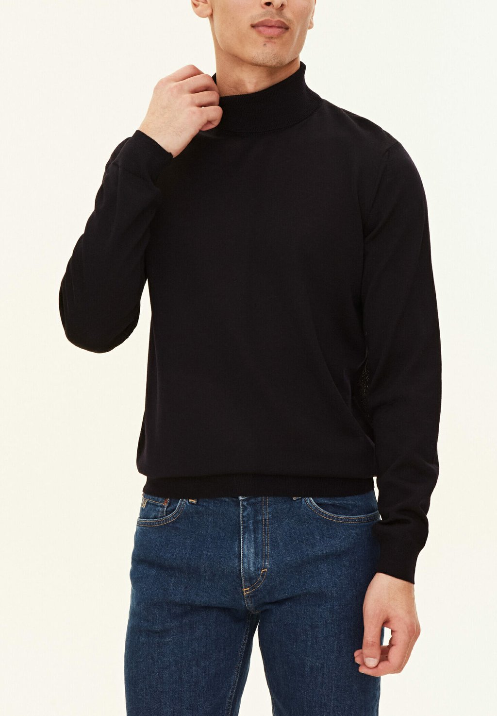 

Свитер MARCEL ROLLNECK Oscar Jacobson, темно-синий