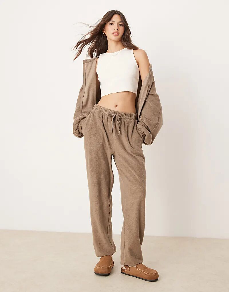 

Флисовые джоггеры ASOS DESIGN mix & match коричневого цвета
