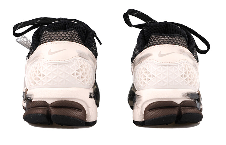 

Кроссовки Air Zoom Vomero 5 унисекс с низким верхом, черный Nike