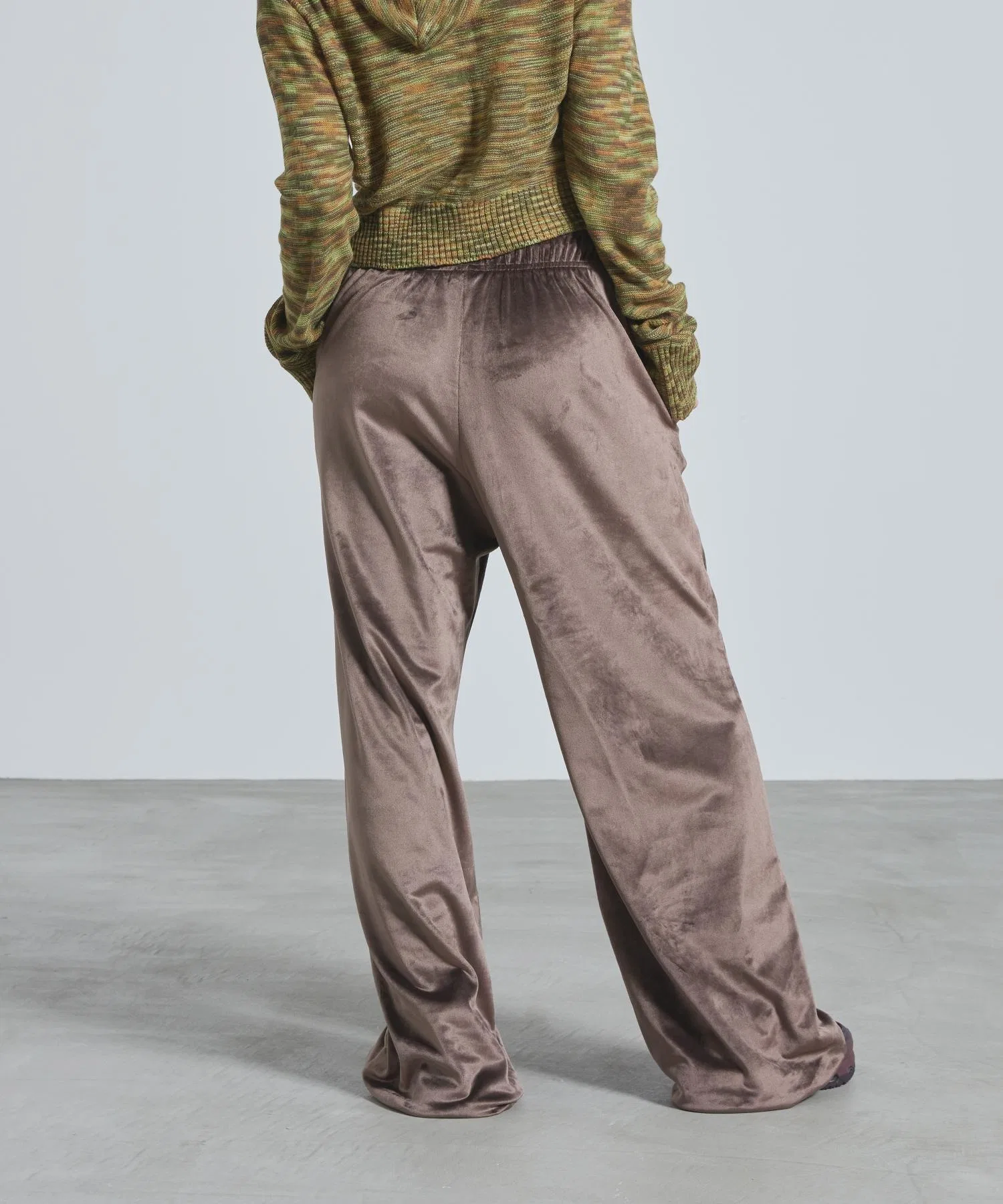 Женские велюровые брюки с высокой талией NIKE широкие Baroque Brown — фото 4