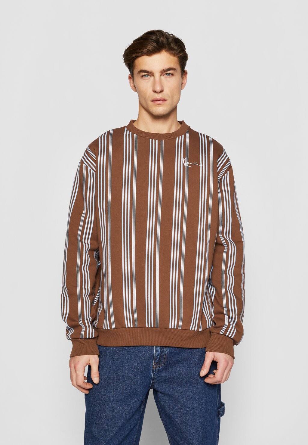 

Толстовка SMALL SIGNATURE STRIPED CREW Karl Kani, цвет brown light blue