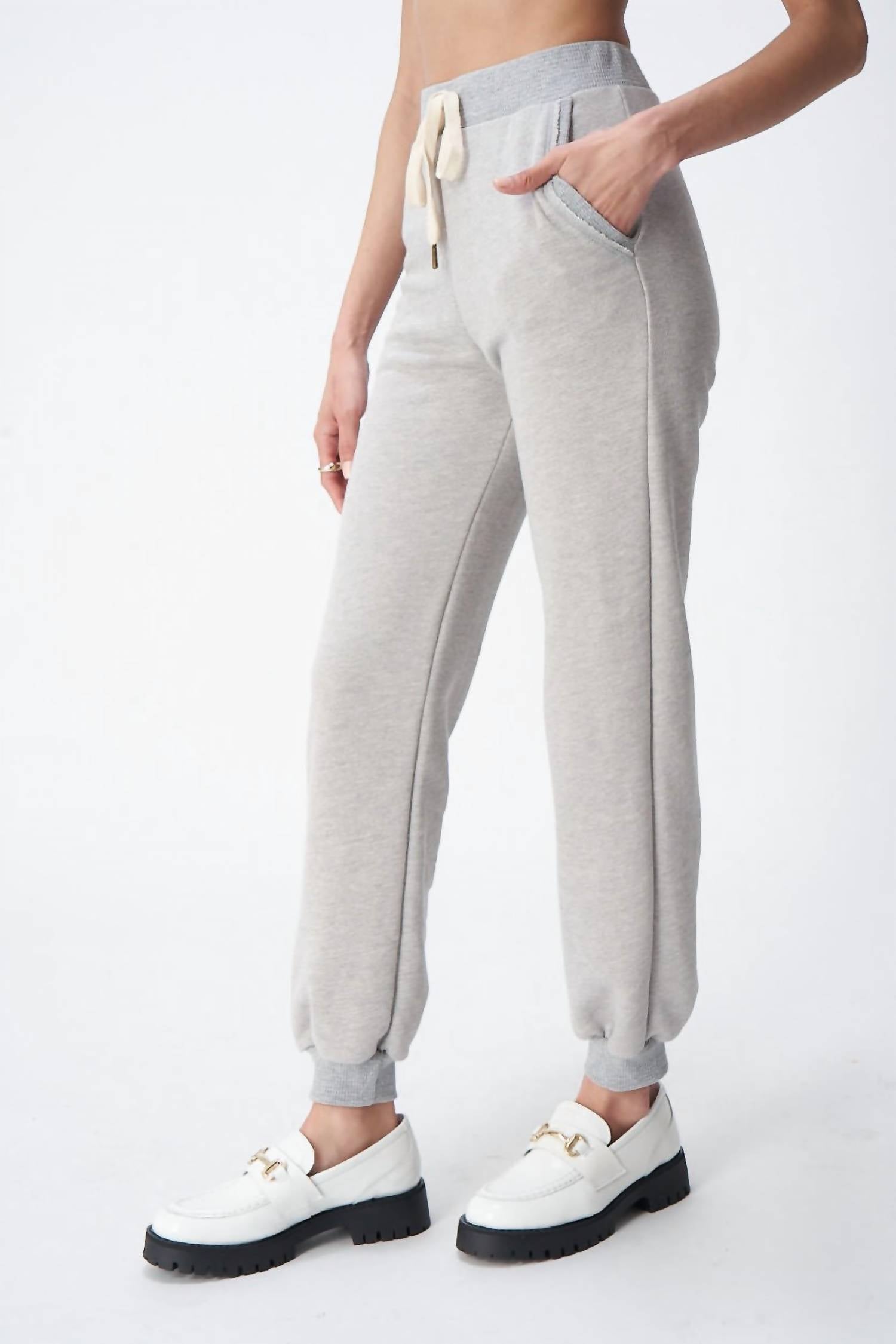 

Джоггеры New Day цвета Heather Grey PROJECT SOCIAL T