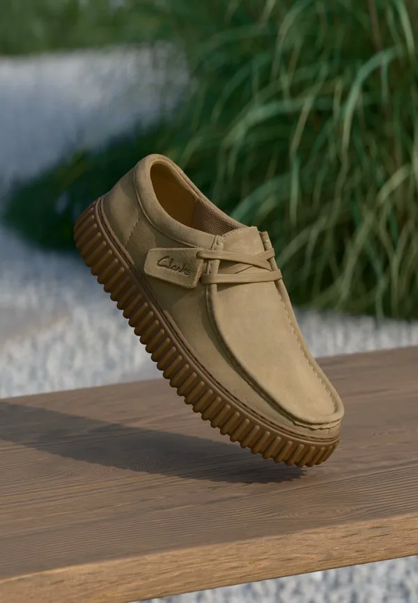 Повседневные ботинки на шнуровке torhill Clarks, Dark Sand