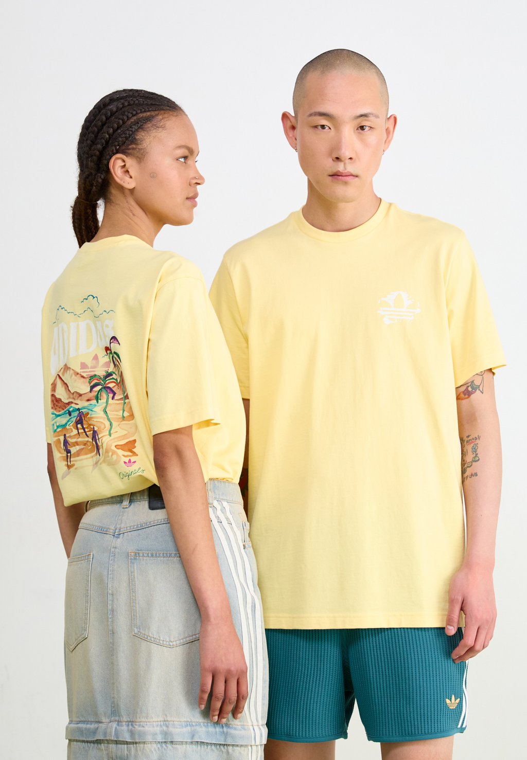 

Футболка с принтом GRAPHIC TEE UNISEX Adidas Originals, светло-желтый
