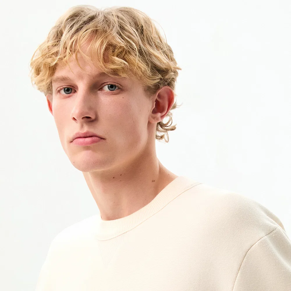 Мужской джемпер с круглым вырезом цвета айвори от Tommy Hilfiger — фото 4