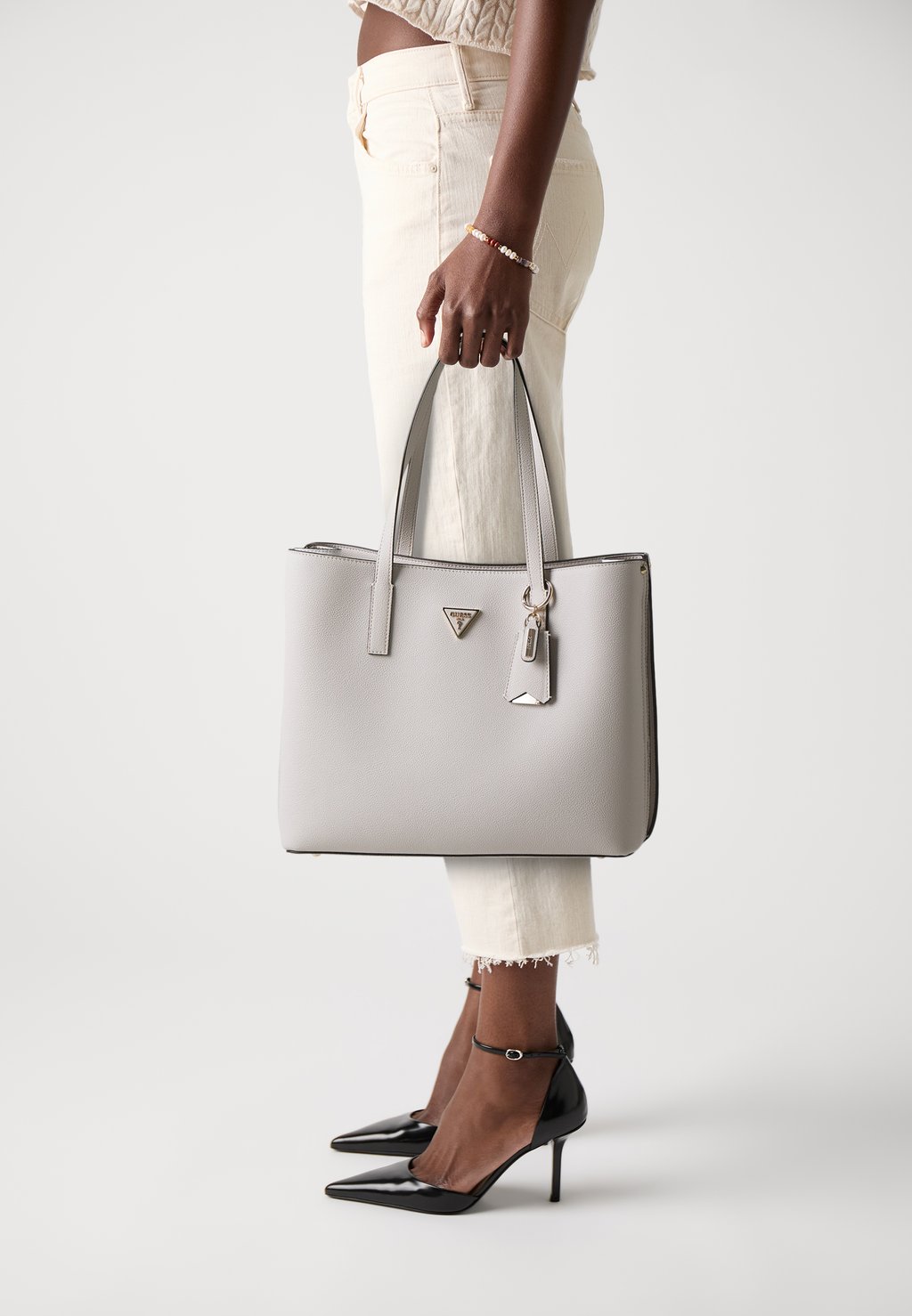 

Сумка MERIDIAN GIRLFRIEND TOTE Guess, кремовый