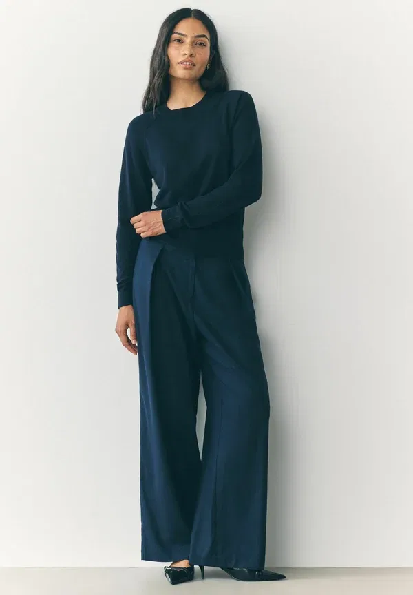 Джемпер Next, Tall fit soft touch crew neck jumper, темно-синий