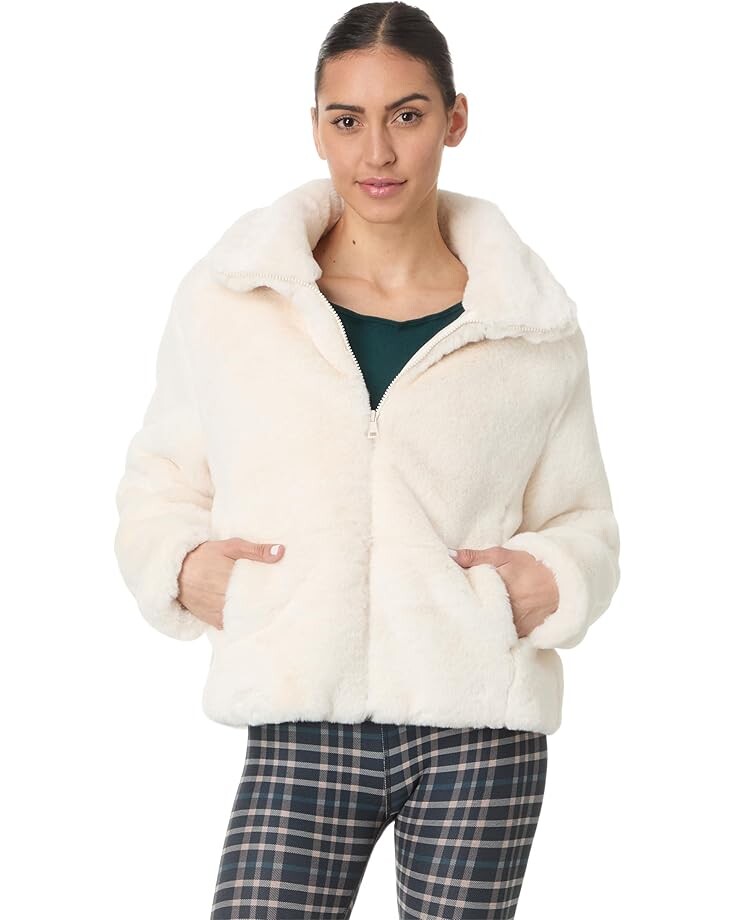 

Куртка Beyond Yoga On The List Faux Fur Jacket, цвет Fresh Snow