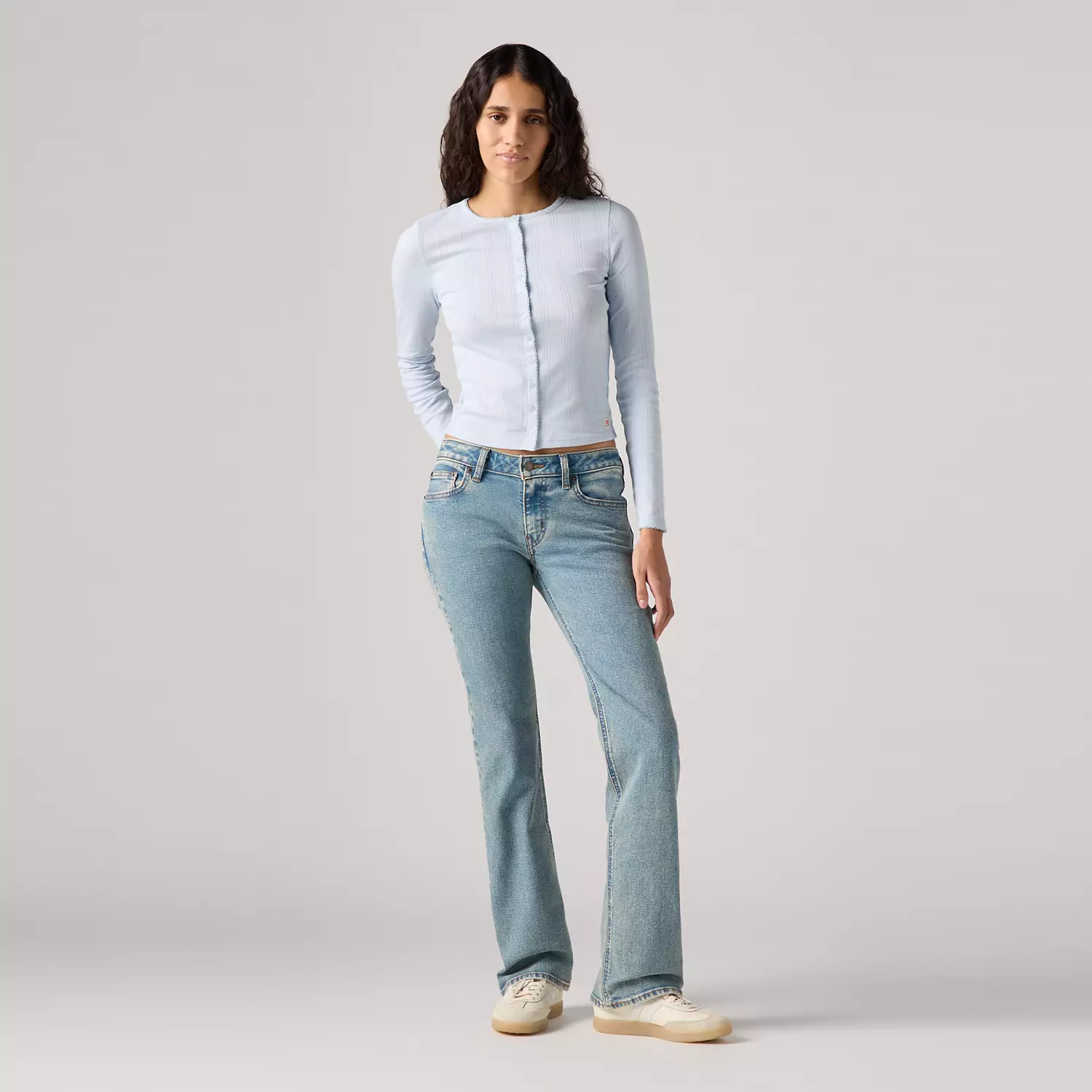 

Джинсы женские супернизкие Bootcut Levi's, цвет Move Rooms - Medium Wash
