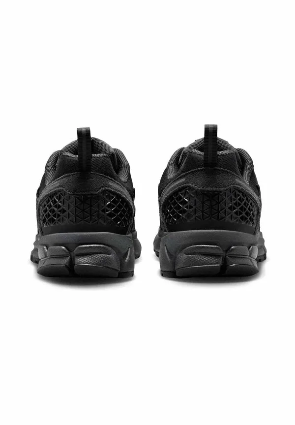 Детские кроссовки nike sportswear vomero 5 Nike Sportswear, Dark Smoke Grey Anthracite White Team Black — фото 4