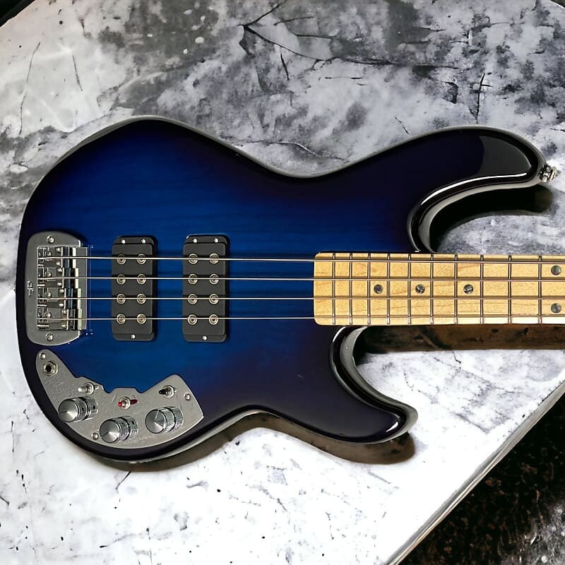 

Басс гитара G&L CLF Research L-2000, Blue Burst / Maple