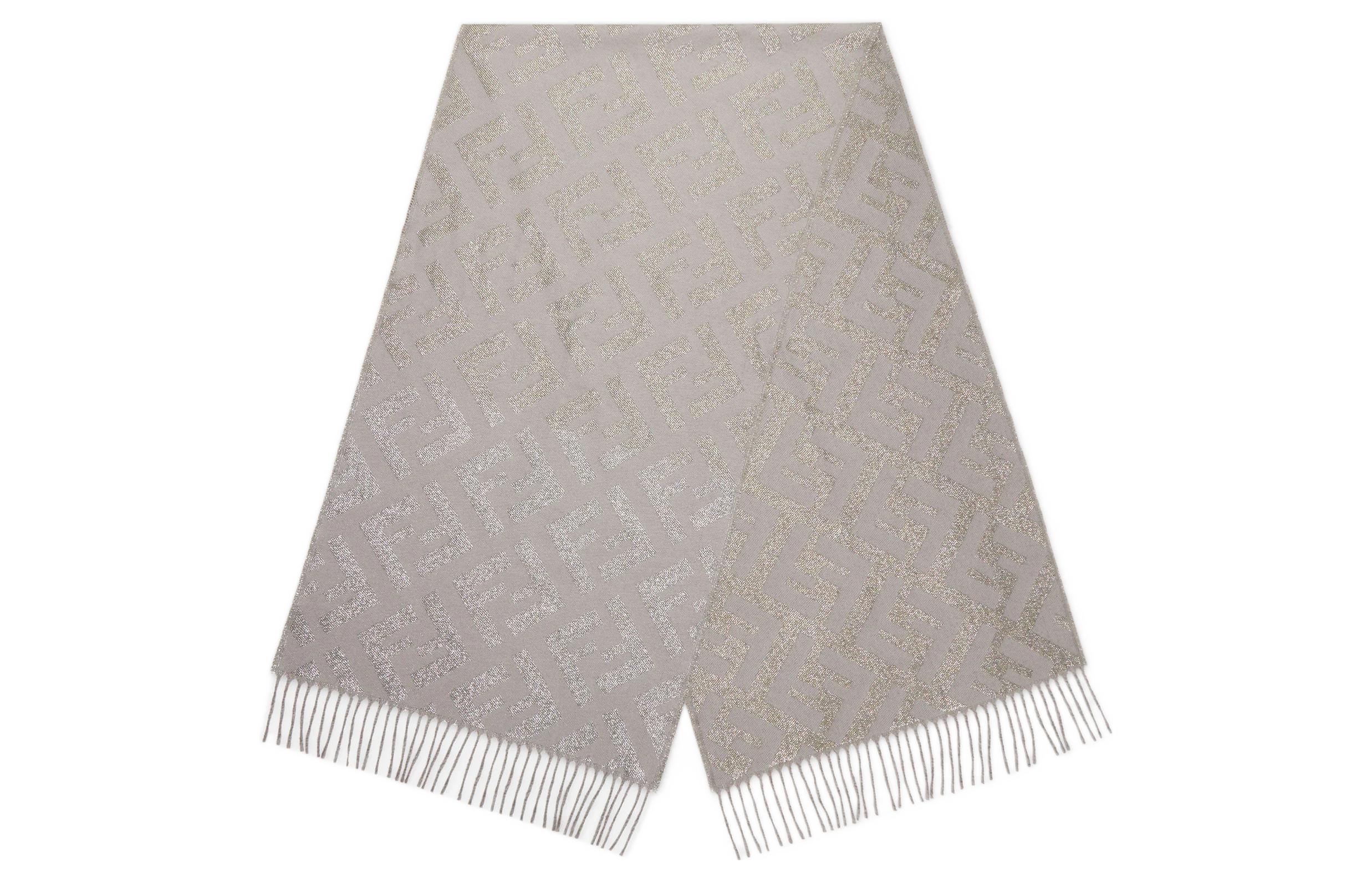 

Вязаный шарф женский серый FENDI
