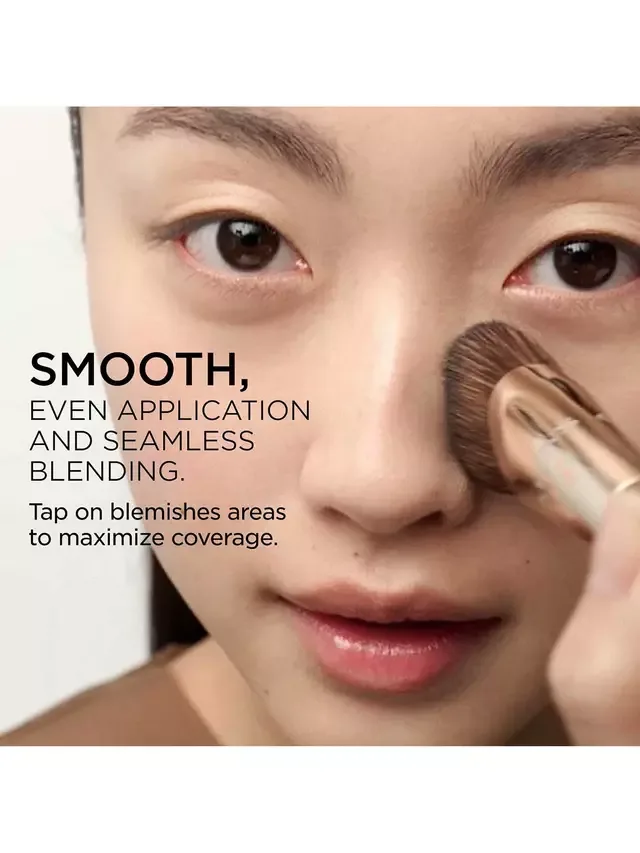 Крем для лица Clarins — Кисть для нанесения тонального крема, вдохновленная техникой гуаша — фото 3