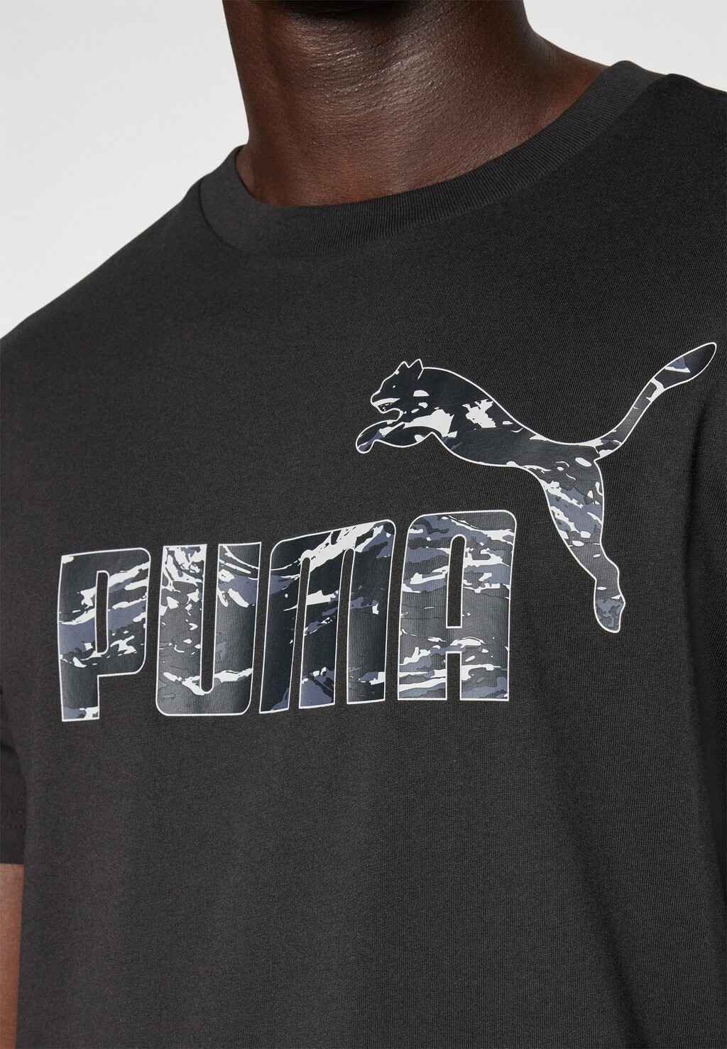 

Принт на футболке GRAPHIC TEE Puma, черный