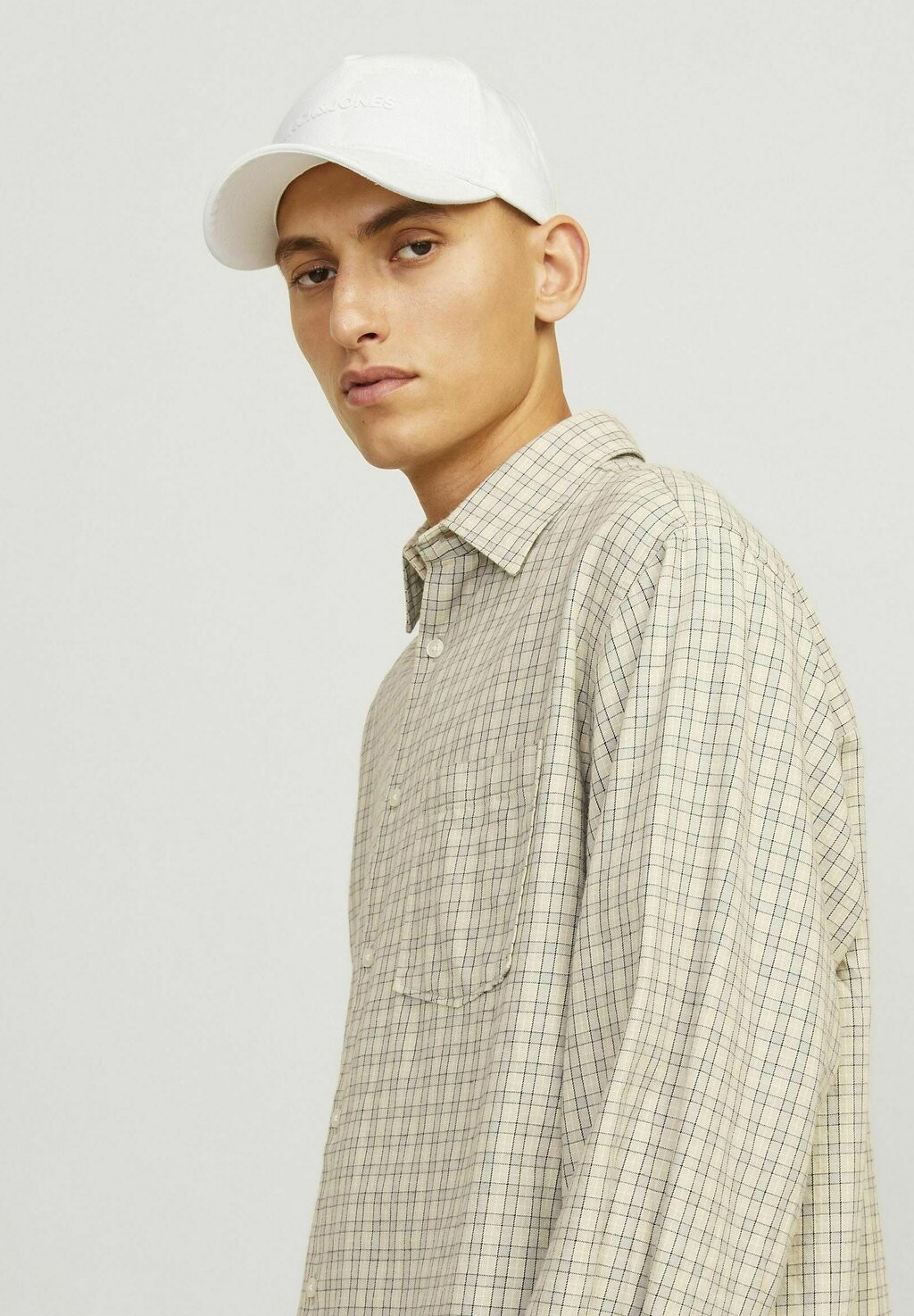 

Бейсболка Jack & Jones, кремовый