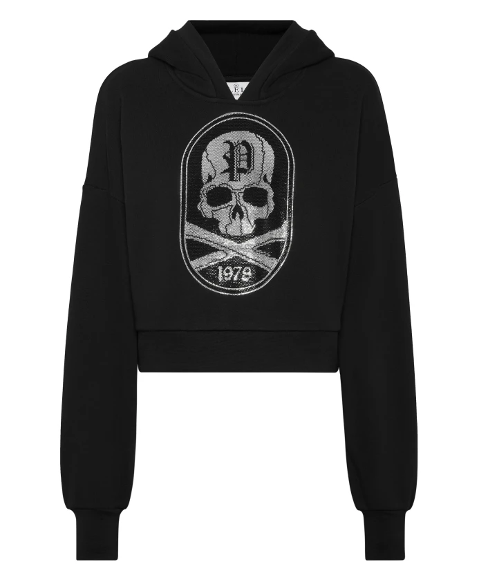 

Укороченная толстовка с капюшоном, украшенная стразами в виде черепа и костей. Philipp Plein, черный
