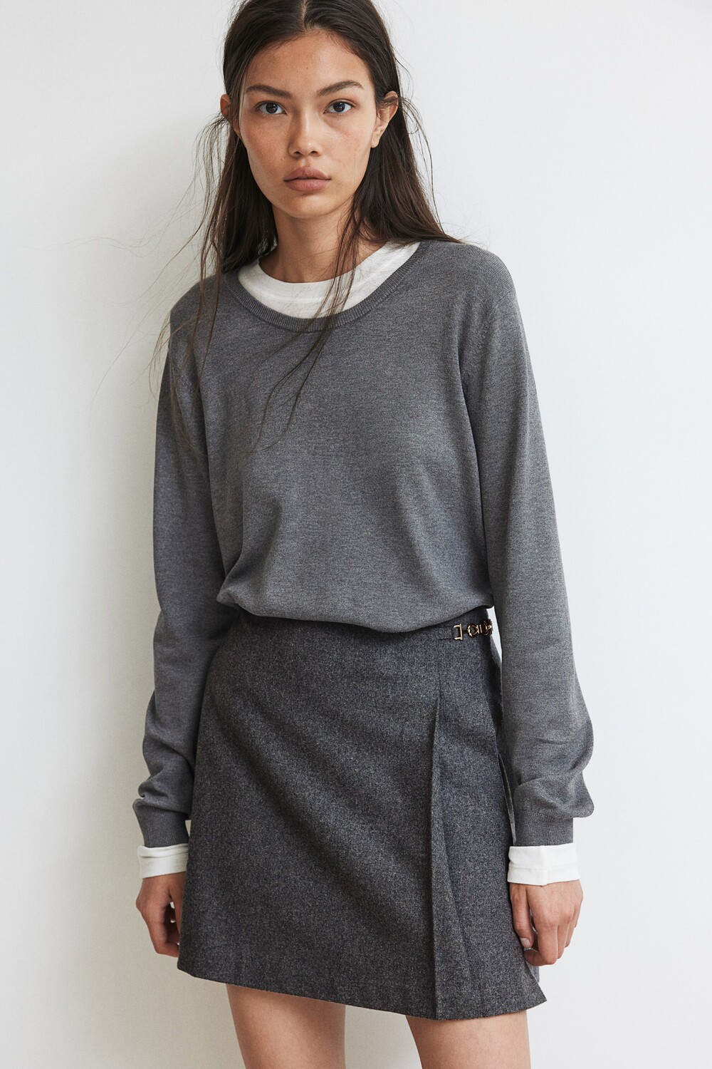 

Мини-Юбка с металлической деталью H&M, серый