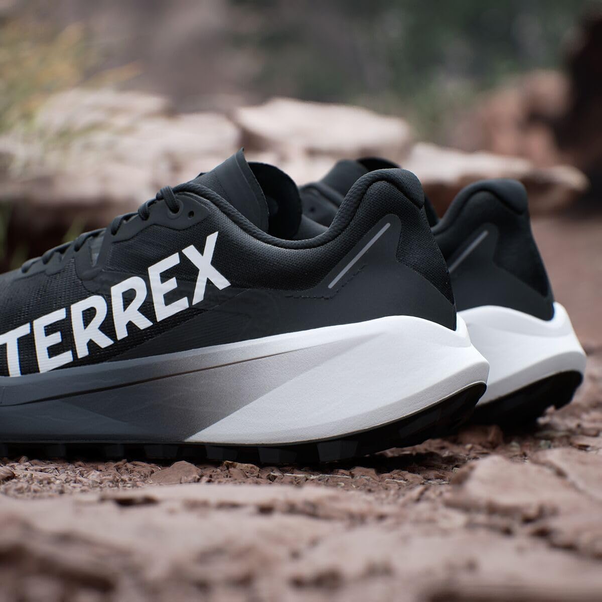 Мужские трейловые кроссовки Adidas Terrex Agravic 3, черный/серый — фото 2