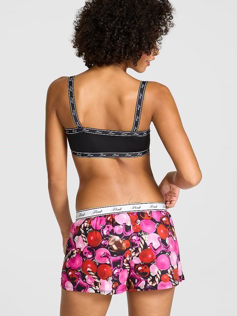 

Фланелевые свободные пижамные шорты Pink, pink fire ornaments