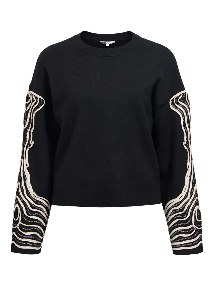 

Object Черный свитер