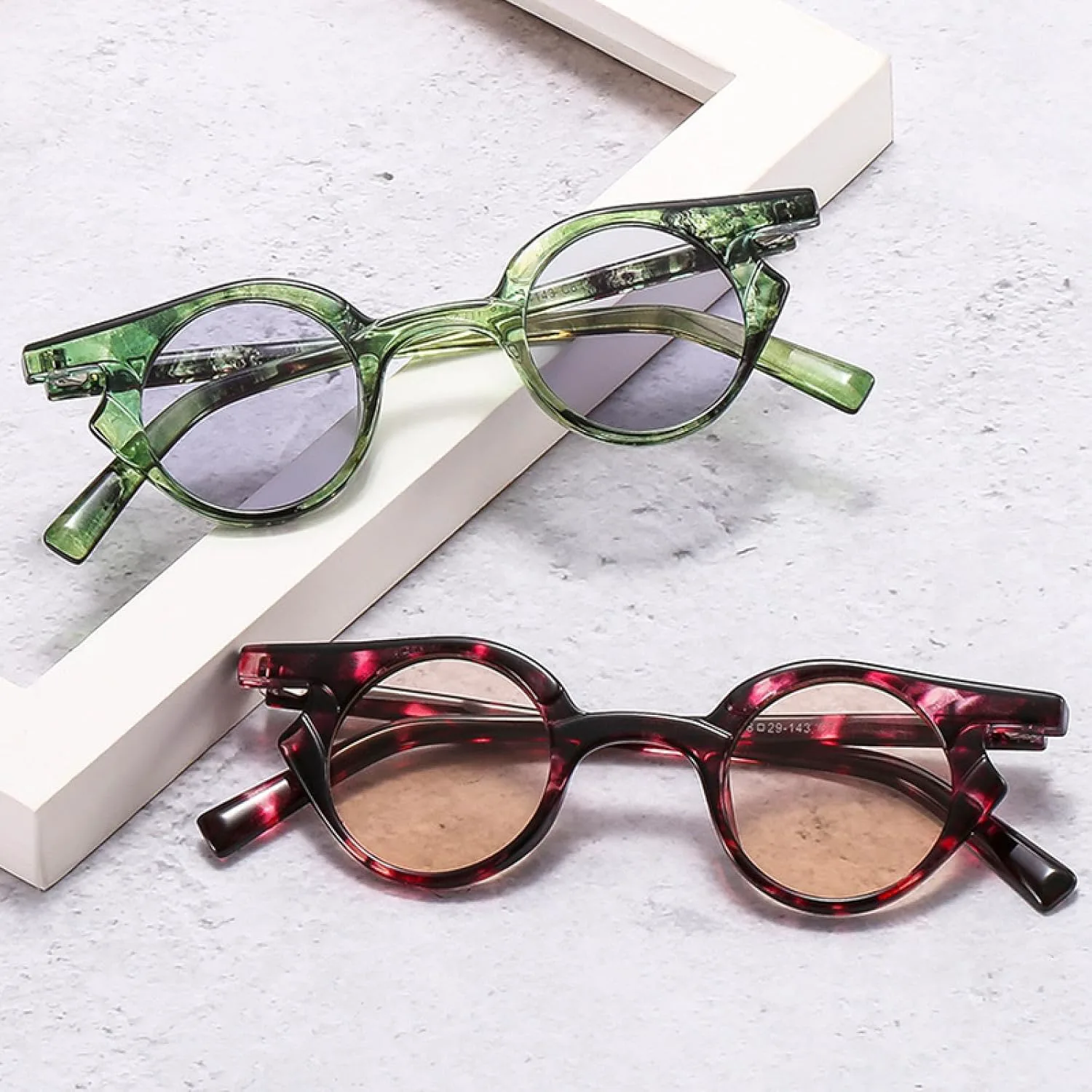 

Модные женские солнцезащитные очки в стиле ретро с заклепками, мужские панк-солнцезащитные очки с защитой от УФ-излучения UV400 TOIPASTN, White Light Gray