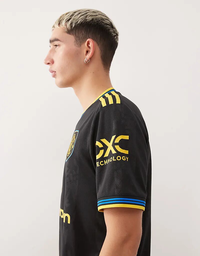 Третья футболка Adidas Football Manchester United 25/26 в черно-золотом цвете — фото 4
