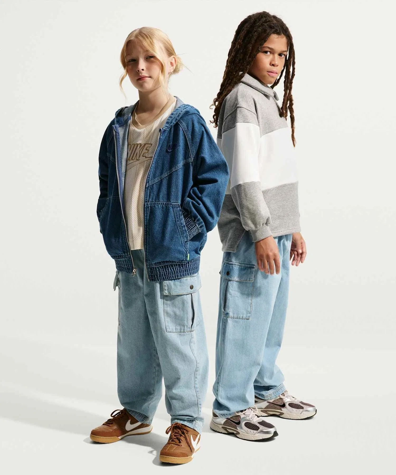 Детские джинсовые брюки-карго Nike Sportswear Collection / Детские джинсовые брюки-карго Nike Sportswear Collection IO0197-440, светло-голубой (светло-синий)