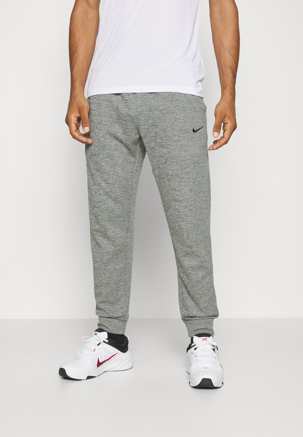 

Спортивные брюки Nike PANT TAPER, цвет Dark Grey Heather/Particle Grey/Black