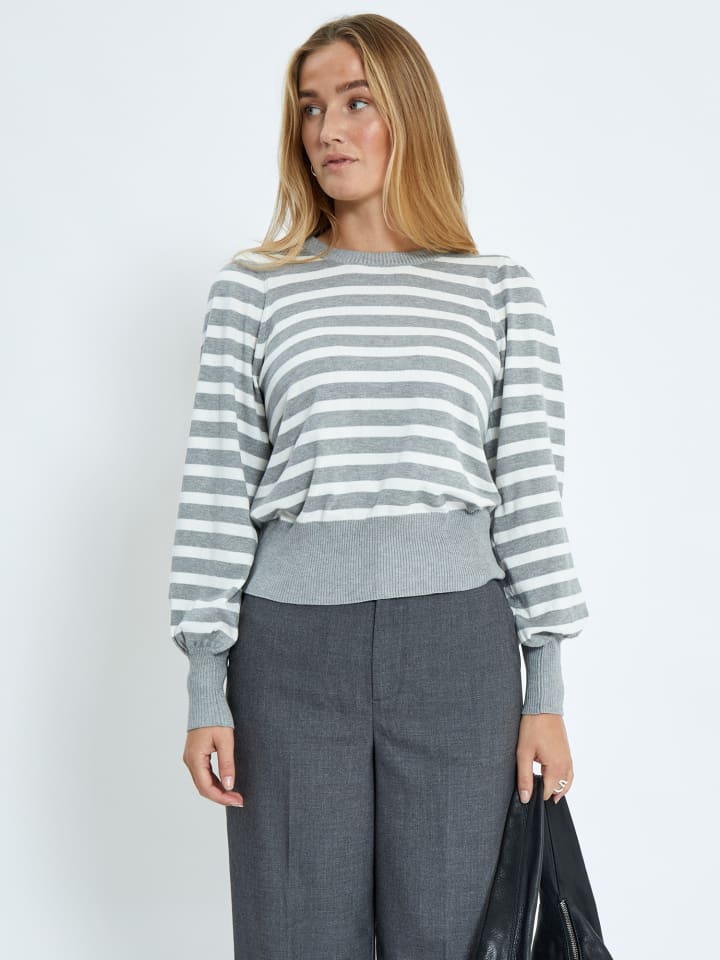 

Minus Пуловер в светло-серую полоску