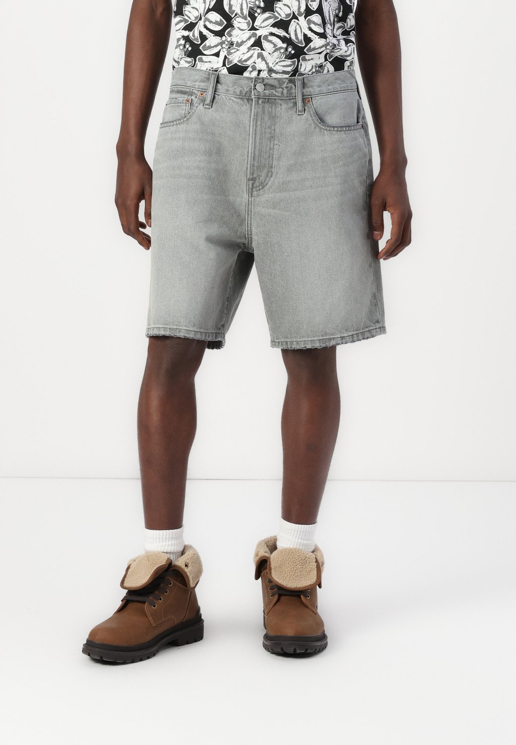 

Джинсовые шорты LOOSE SHORT Abercrombie & Fitch, серый