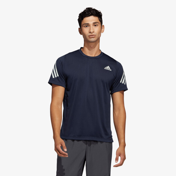 

Значок поезда в футболке Adidas