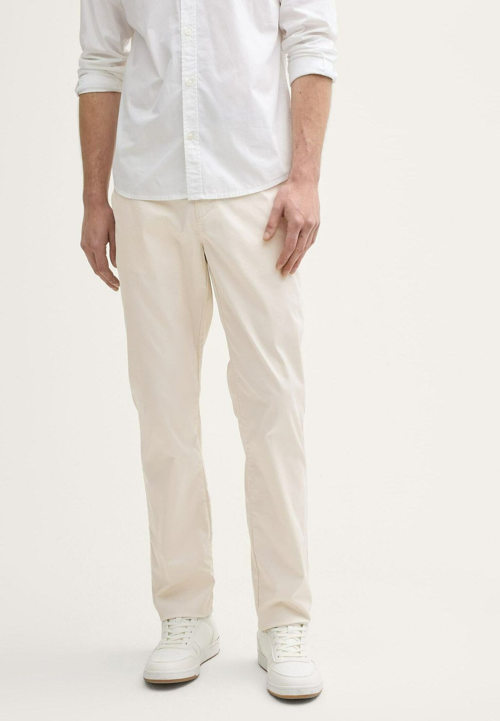

Чиносы ULTRALIGHT REGULAR FIT TOM TAILOR, светло-коричневый
