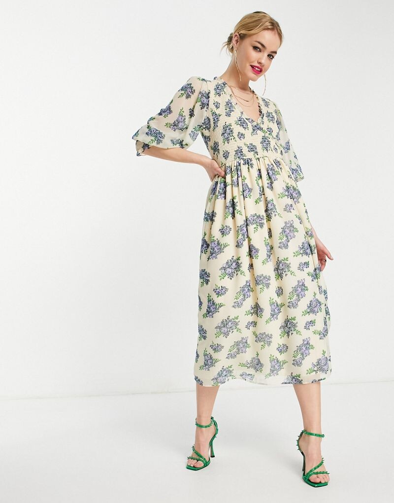 

Белое свободное платье миди с присборенными манжетами ASOS DESIGN с цветочным принтом на основе