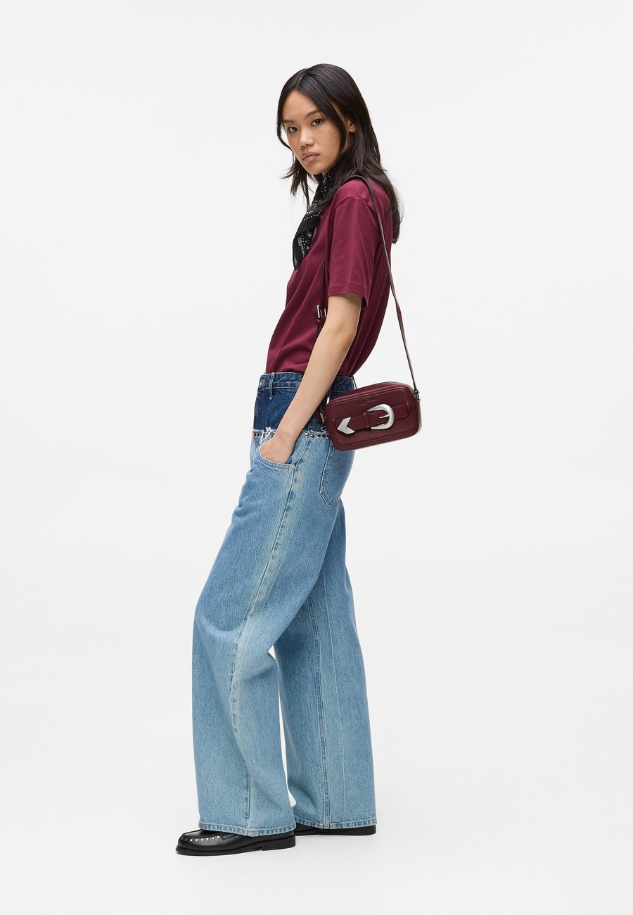 

Сумка кросс-боди Karl Lagerfeld Jeans WESTERN, Zinfandel/Bordeaux