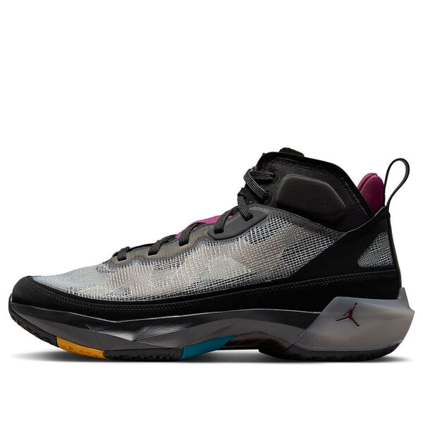 

Кроссовки 37 пф Air Jordan, черный