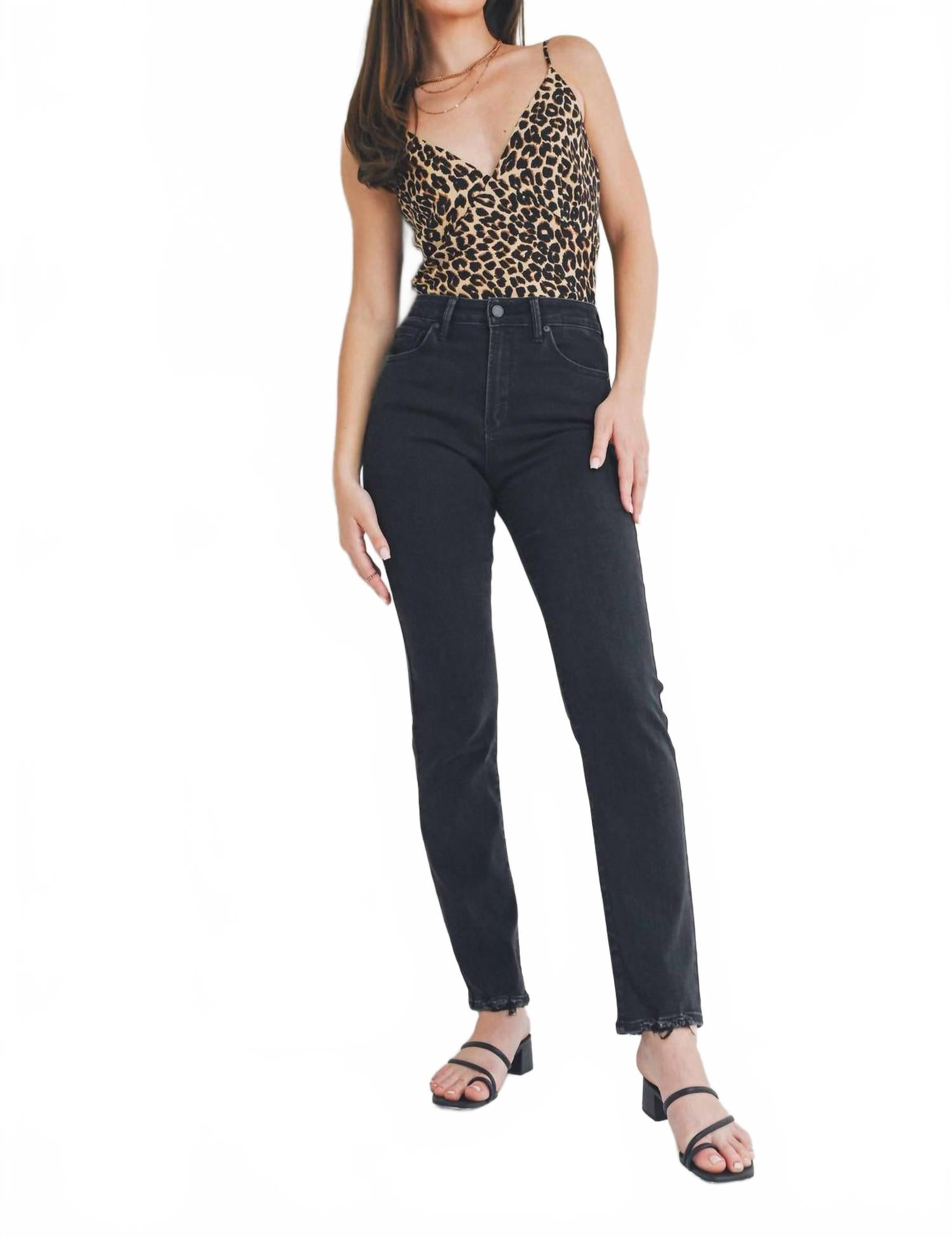 

Прямые джинсы зауженные в стирке черный JBD.