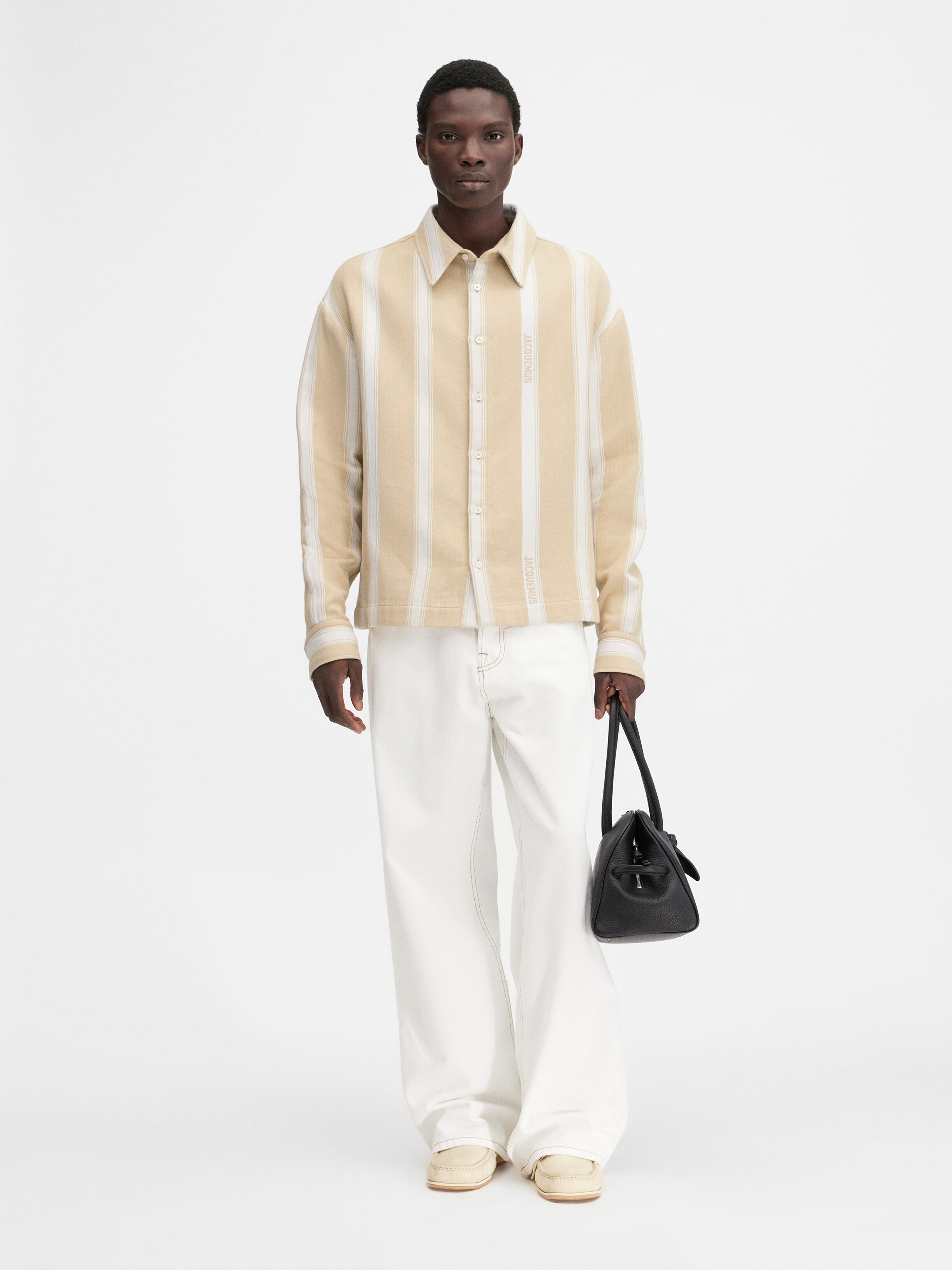 

Полосатая рубашка с длинными рукавами JACQUEMUS The Papier shirt, цвет Jacquard Logo Stripes White/Beige