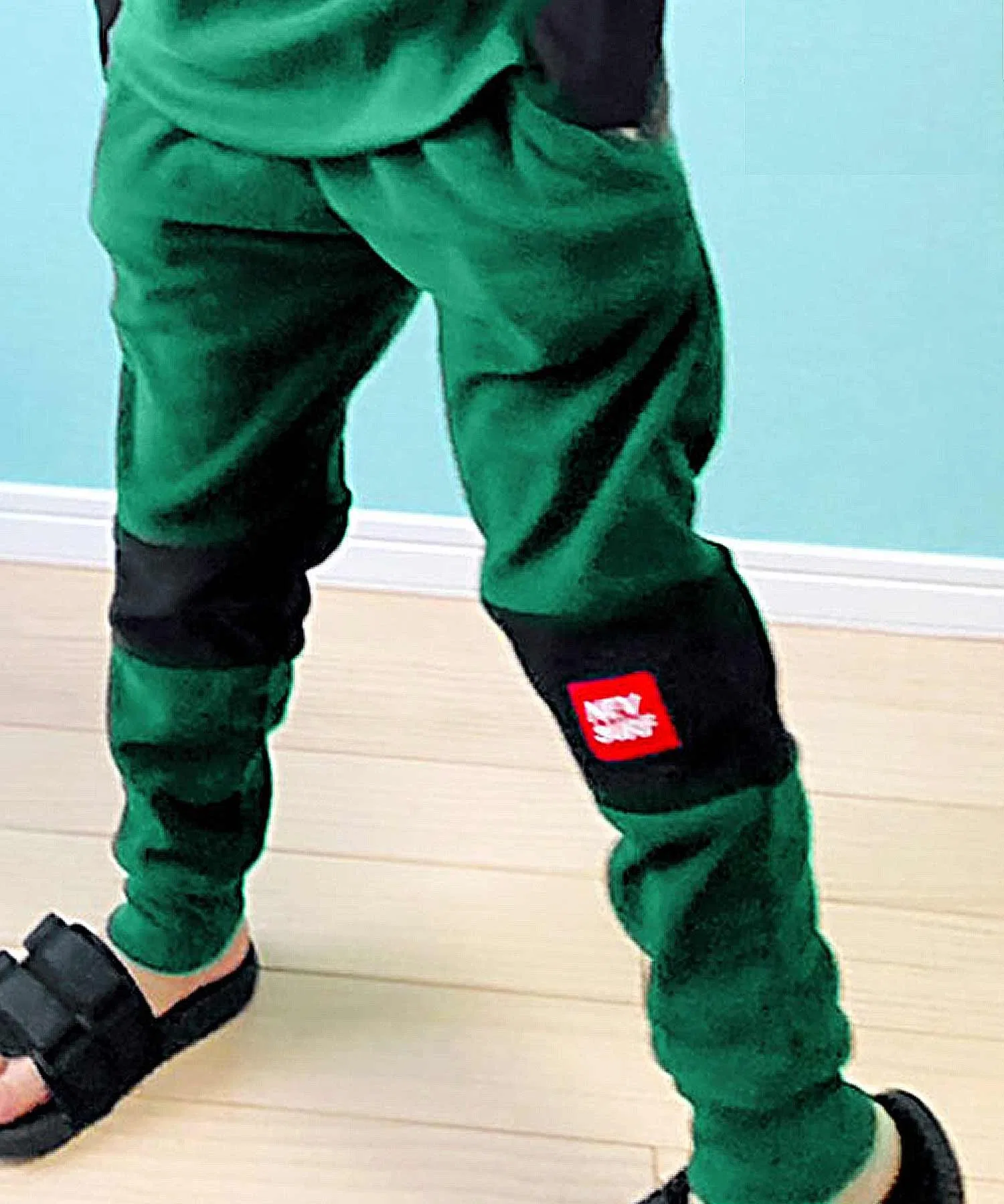 Детские флисовые брюки THE CASUAL NEV с контрастными вставками