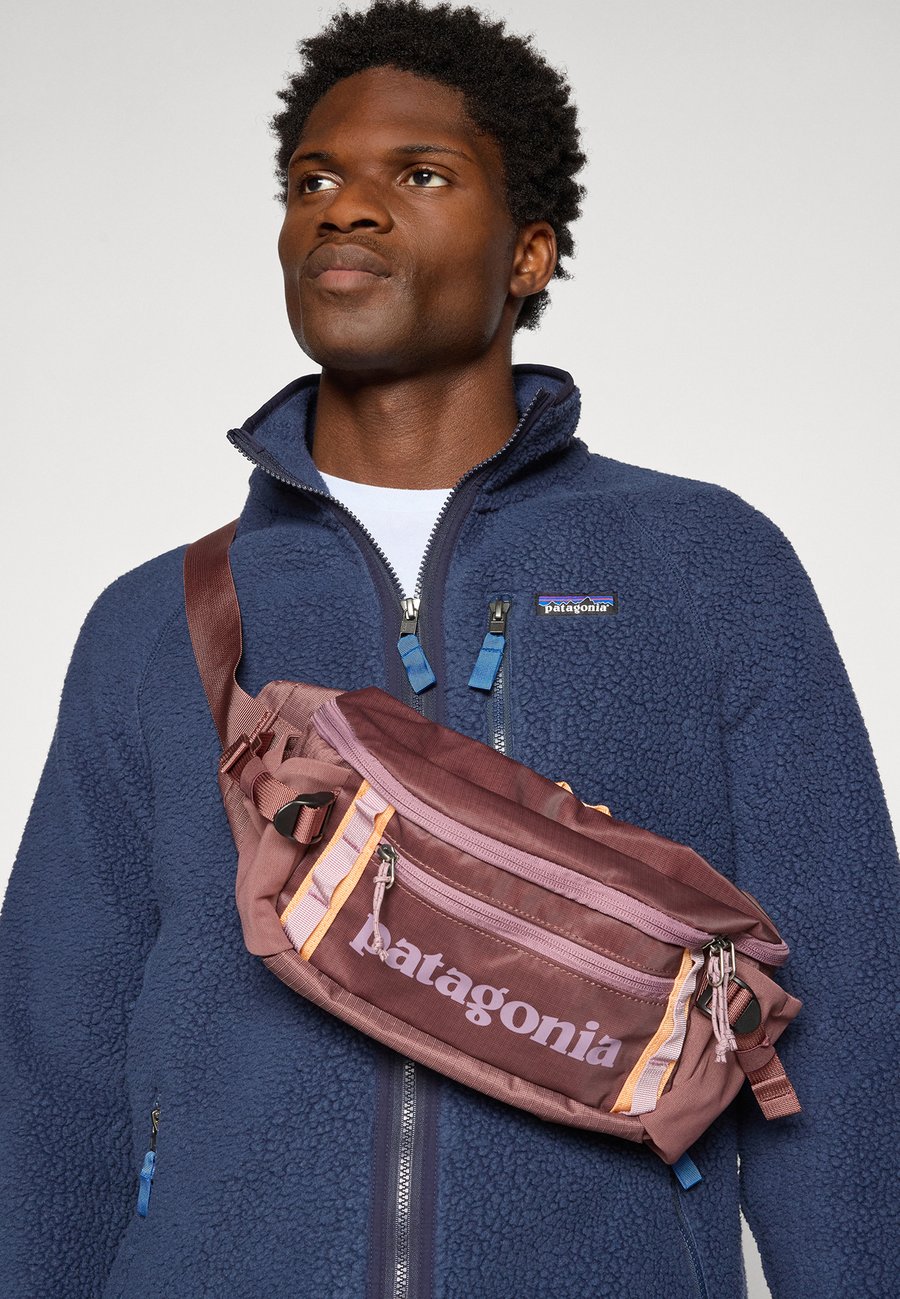 Флисовая куртка Patagonia RETRO, New Navy/Sunken Blue/Blue — фото 4