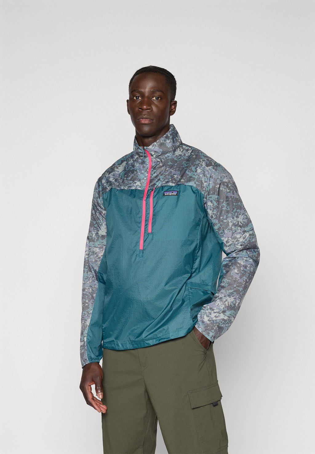 

Ветровка HOUDINI STASH 1/2 ZIP Patagonia, бирюзовый