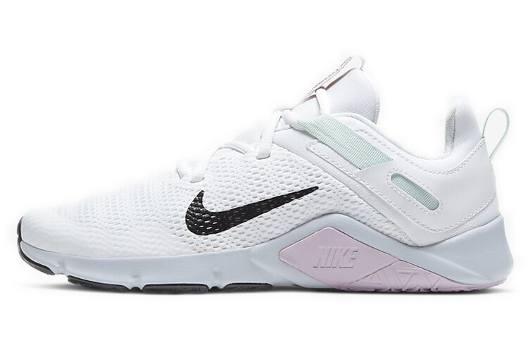 Кроссовки Nike Legend Essential для женщин