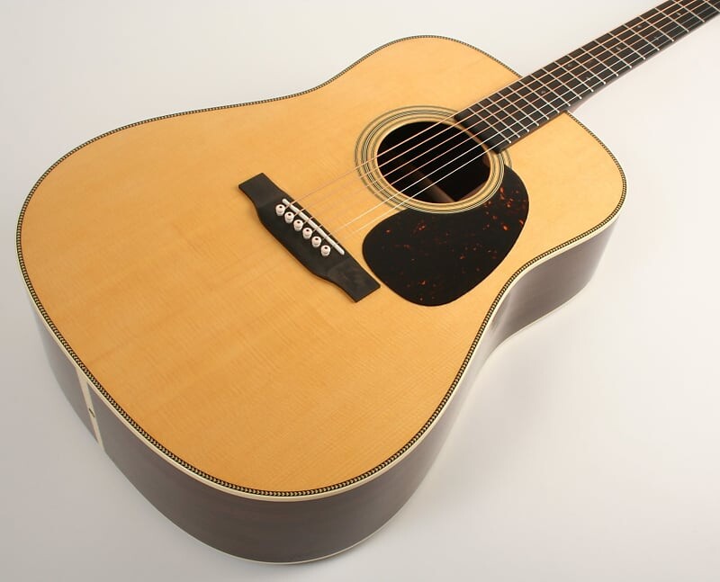 

Акустическая гитара Martin HD-28 Standard Series 2802709