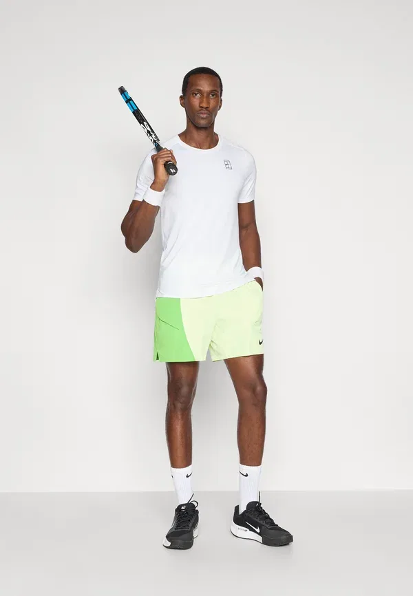 Шорты спортивные Nikecourt Slam Short, Nike Performance, цвет светло-лаймовый/темно-зеленый/черный — фото 2