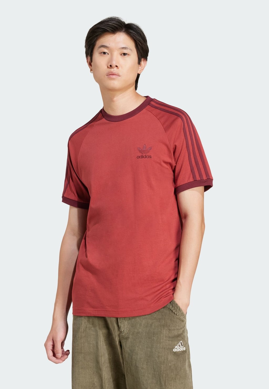 

Футболка с принтом STRIPES Adidas Originals, темно-красный