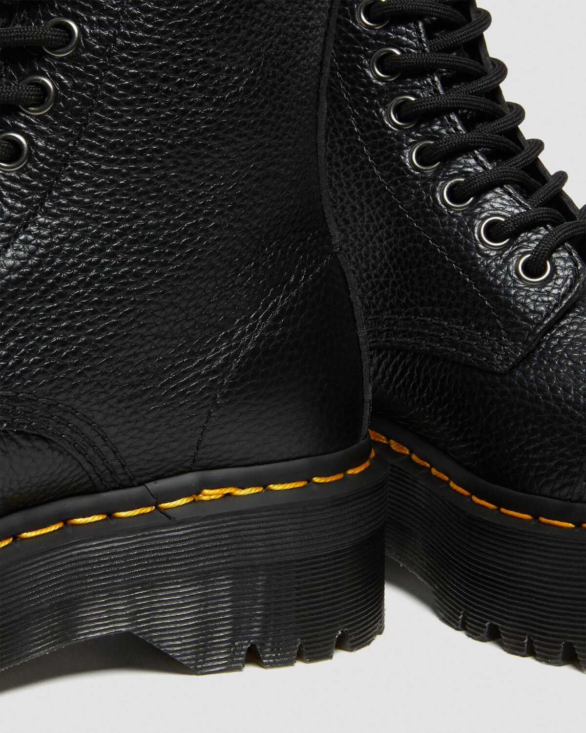 Сапоги Dr. Martens Sincalir на платформе, черный